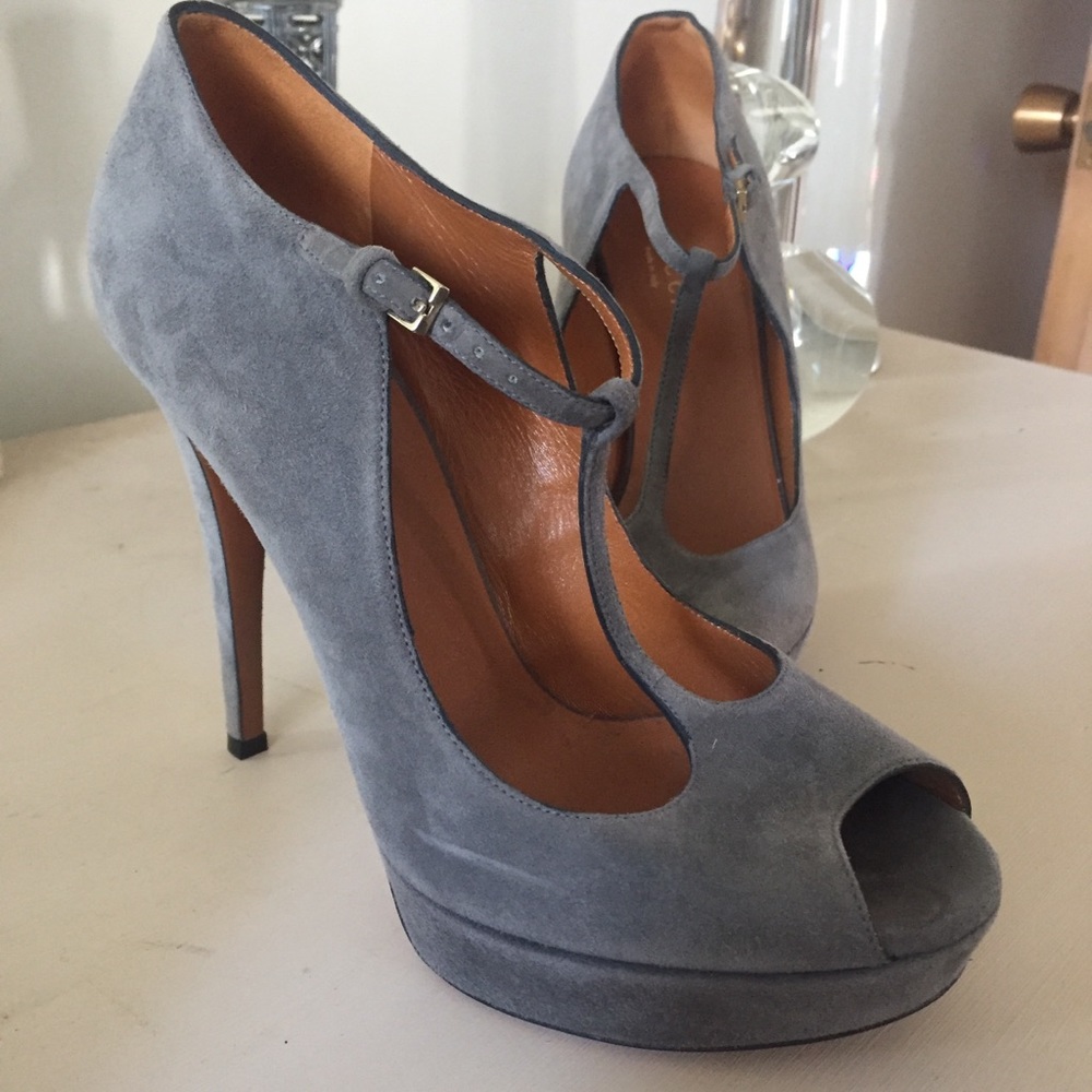 Gucci Gray Suede T-Strap Peep-Toe High Heels - Picture 4 of 8
